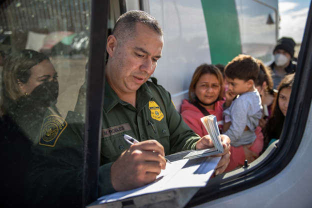 México autoriza el paso por su territorio a inmigrantes extranjeros con cita confirmada por CBP